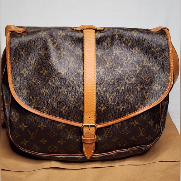 Authentic Louis Vuitton Saumur35 - Picture 2 of 16